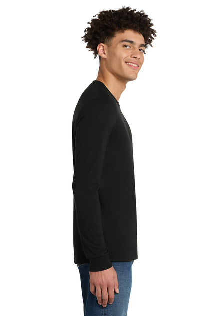 District DM132 Black